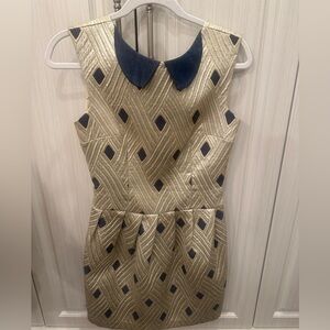 Lauren Moffatt collared detail sleeveless dress. Zipper detail in the back.